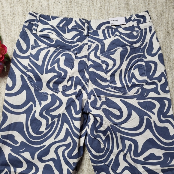 Retro Funky Blue and White Swirl High Rise Skate Jeans Size 1X - Picture 7 of 7